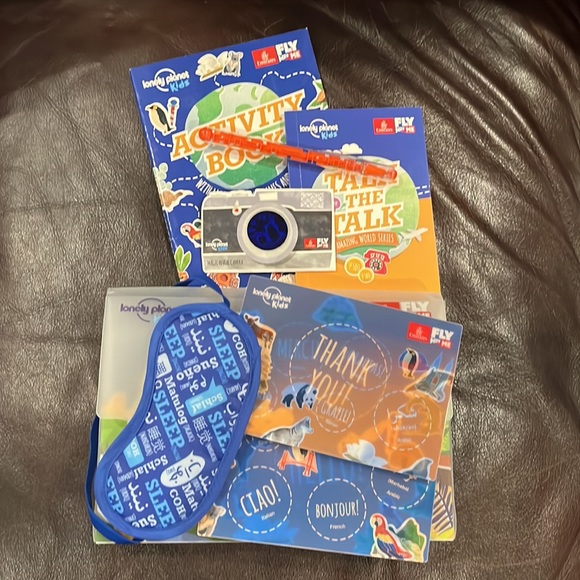 Lonely Planet Kids crossbody amazing World Series - Picture 2 of 3